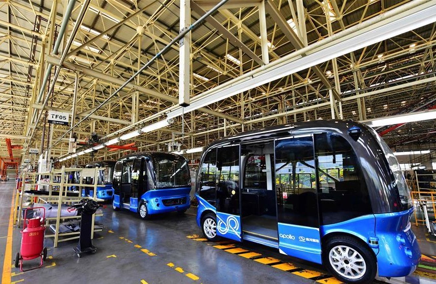 autobuses de conducción autónoma king long en cadena de producción